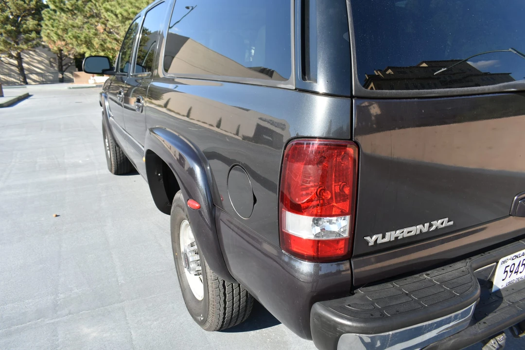 2003 GMC Yukon 2nd Gen - Image 29 of 31