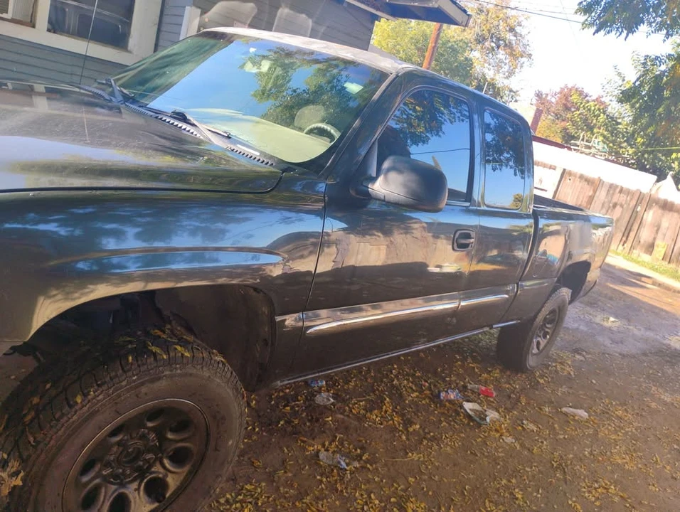 2003 GMC Sierra 2nd Gen - Image 8 of 14
