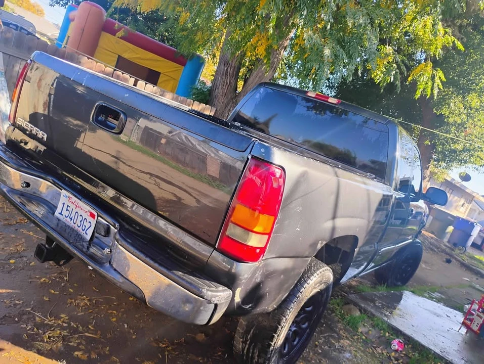 2003 GMC Sierra 2nd Gen - Image 6 of 14