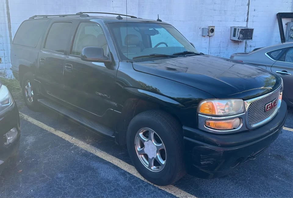 2003 GMC Yukon 2nd Gen - Image 4 of 12