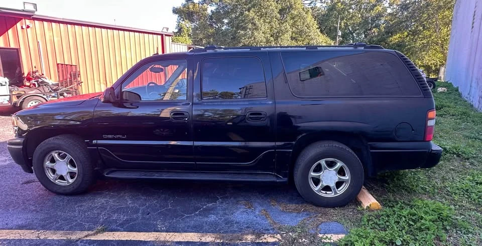 2003 GMC Yukon 2nd Gen - Image 2 of 12
