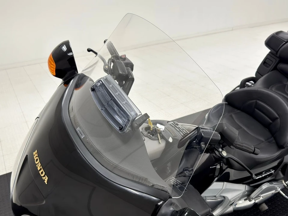2003 Honda Gold Wing - Image 11 of 31