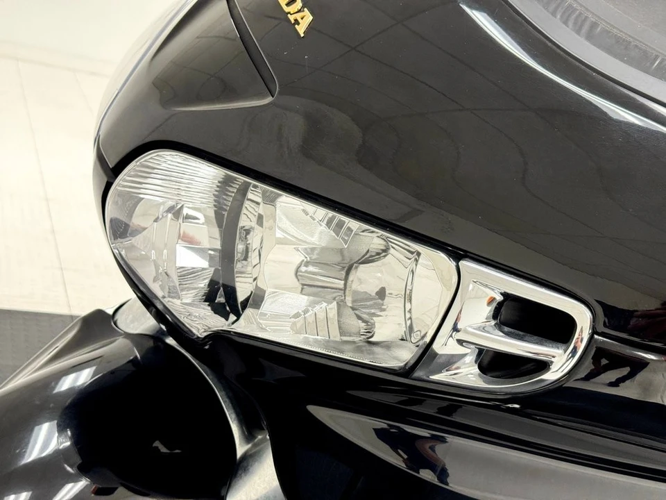 2003 Honda Gold Wing - Image 10 of 31