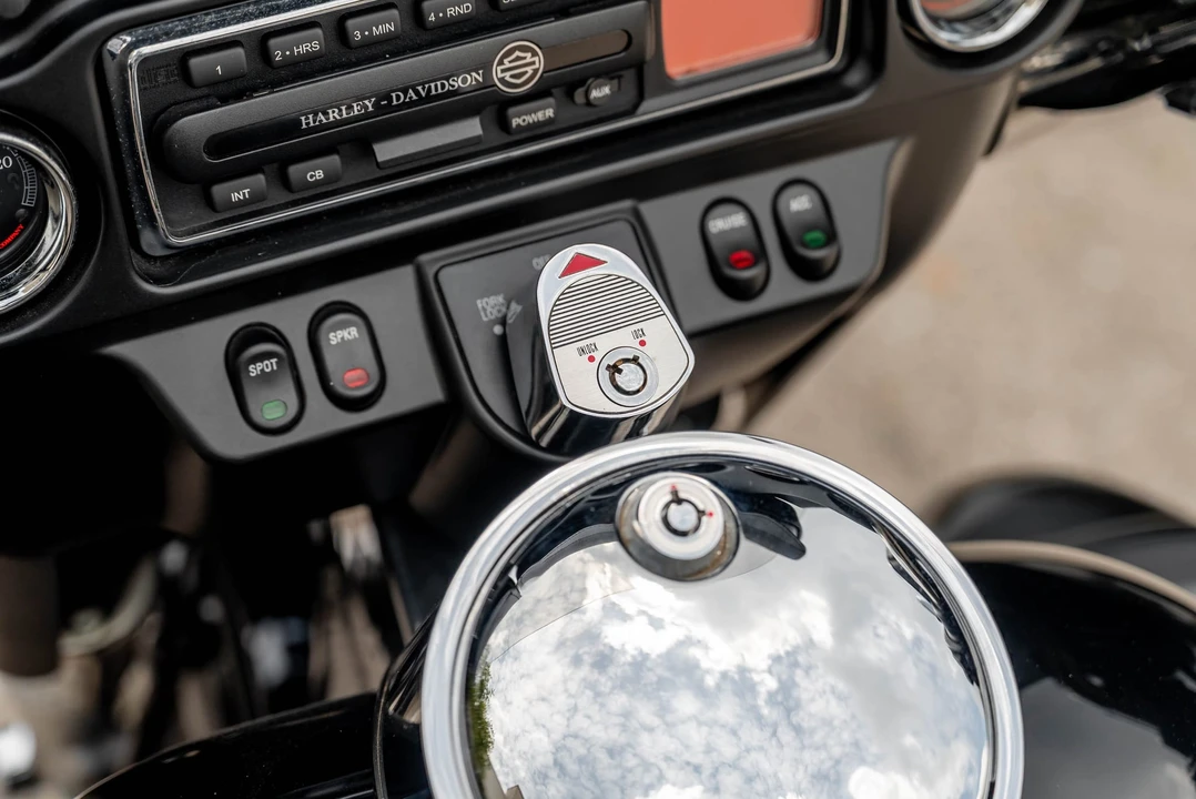 2003 Harley-Davidson Touring Twin Cam - Image 19 of 31