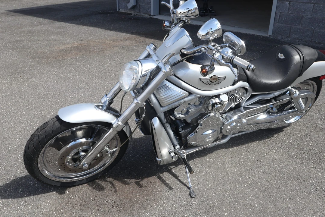 2003 Harley-Davidson V-Rod - Image 2 of 31