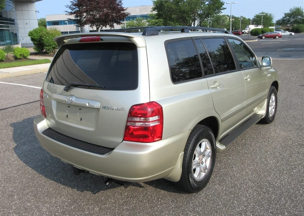 2003 Toyota Highlander - Image 8 of 21