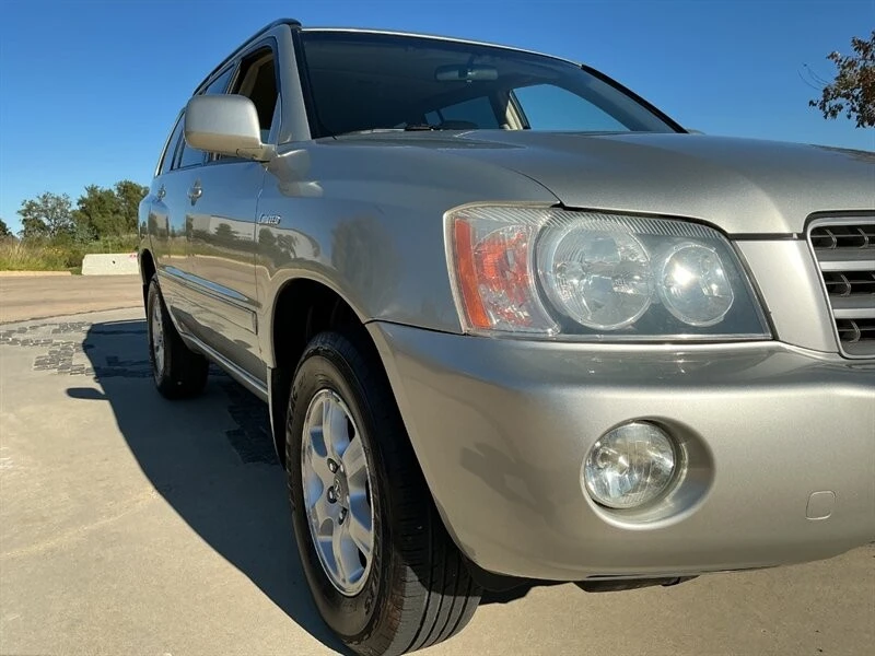 2003 Toyota Highlander - Image 10 of 21
