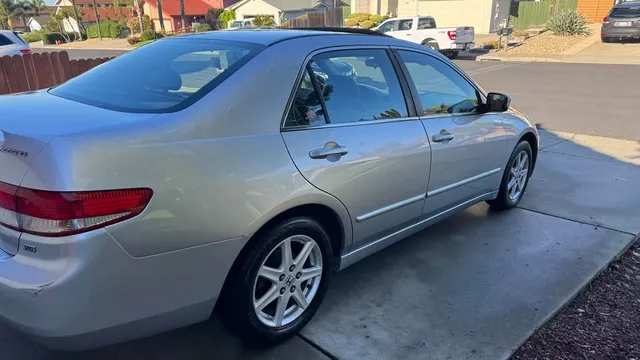 2003 Honda Accord 7th Gen - Image 2 of 10