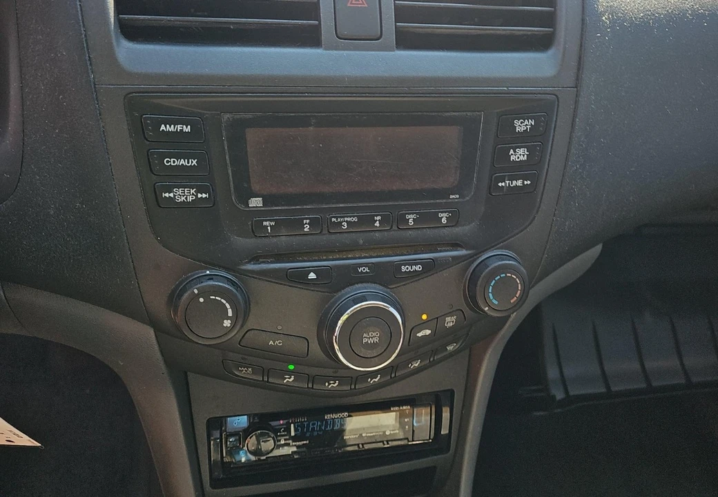 2003 Honda Accord 7th Gen - Image 11 of 12