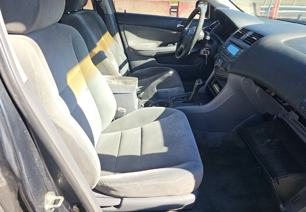 2003 Honda Accord 7th Gen - Image 9 of 12