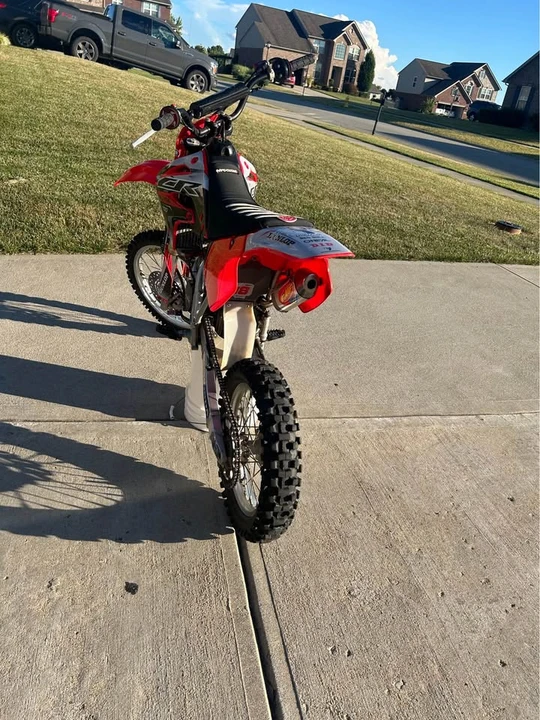 2003 Honda CR - Image 2 of 5