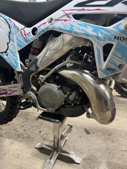 2003 Honda CR - Image 3 of 8