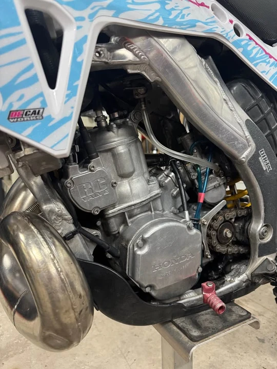 2003 Honda CR - Image 4 of 8