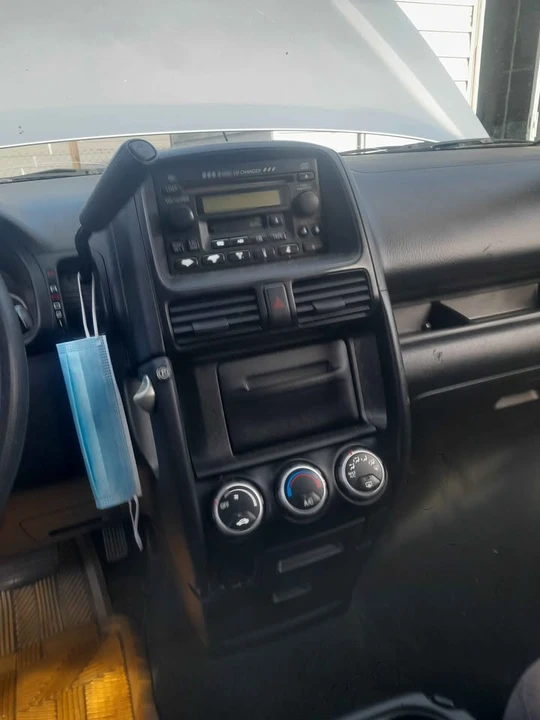 2003 Honda CR-V 2nd Gen - Image 2 of 10
