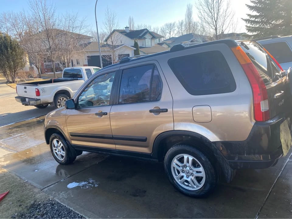 2003 Honda CR-V 2nd Gen - Image 2 of 9