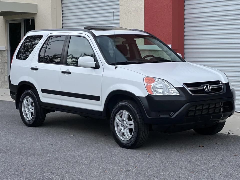 2003 Honda CR-V 2nd Gen - Image 2 of 31