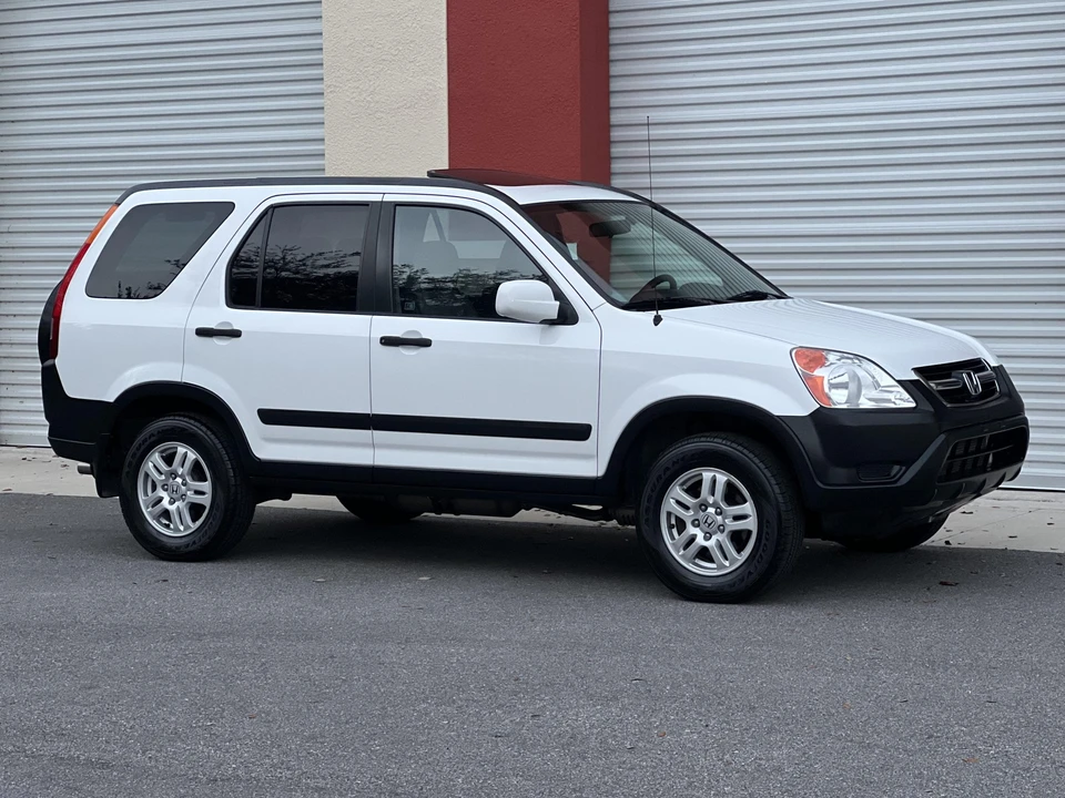 2003 Honda CR-V 2nd Gen - Image 3 of 31