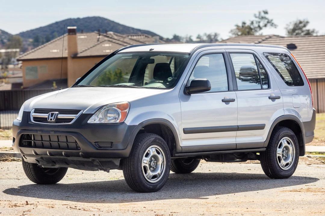 2003 Honda CR-V 2nd Gen - Image 2 of 31