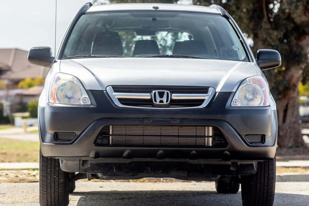 2003 Honda CR-V 2nd Gen - Image 4 of 31