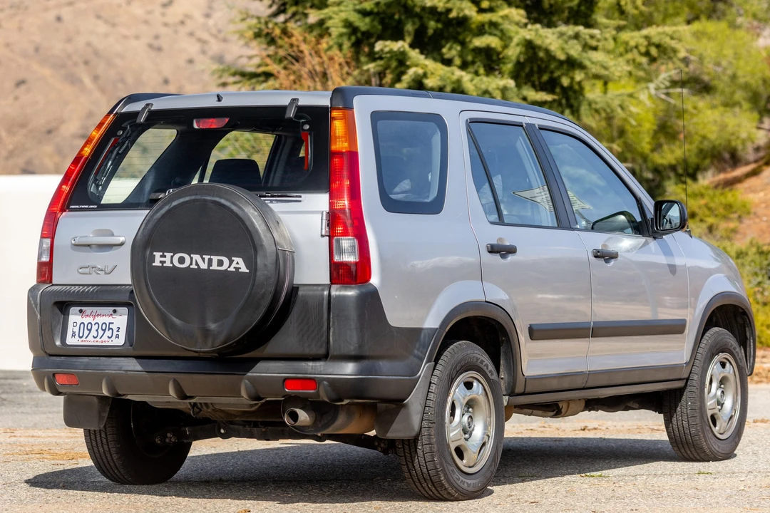 2003 Honda CR-V 2nd Gen - Image 6 of 31