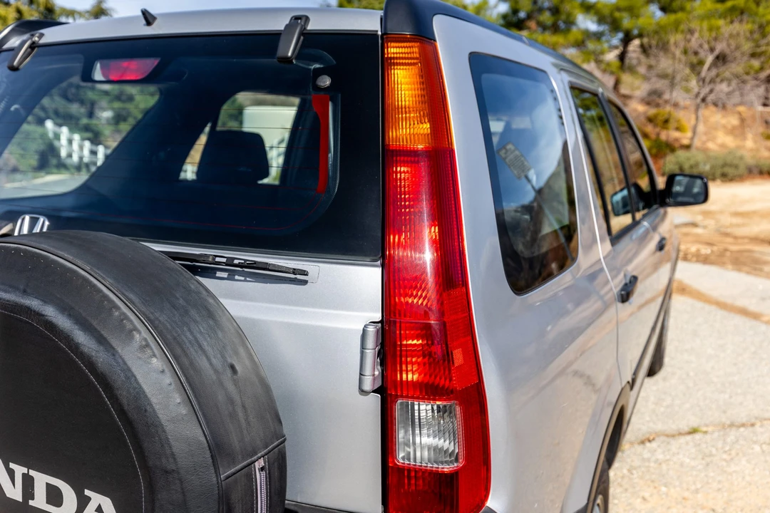2003 Honda CR-V 2nd Gen - Image 25 of 31