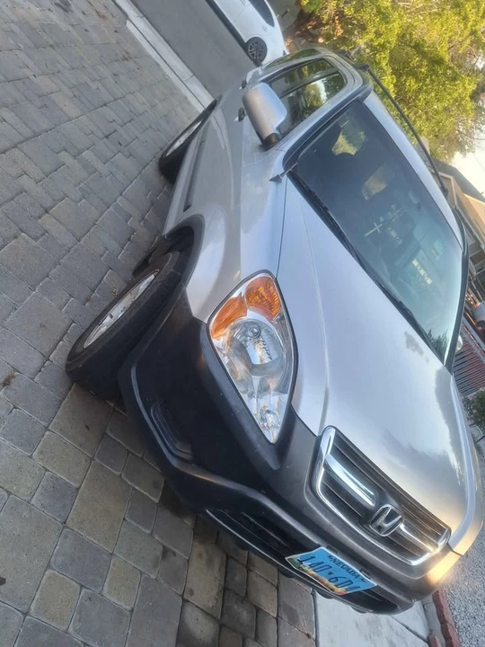 2003 Honda CR-V 2nd Gen - Image 2 of 8