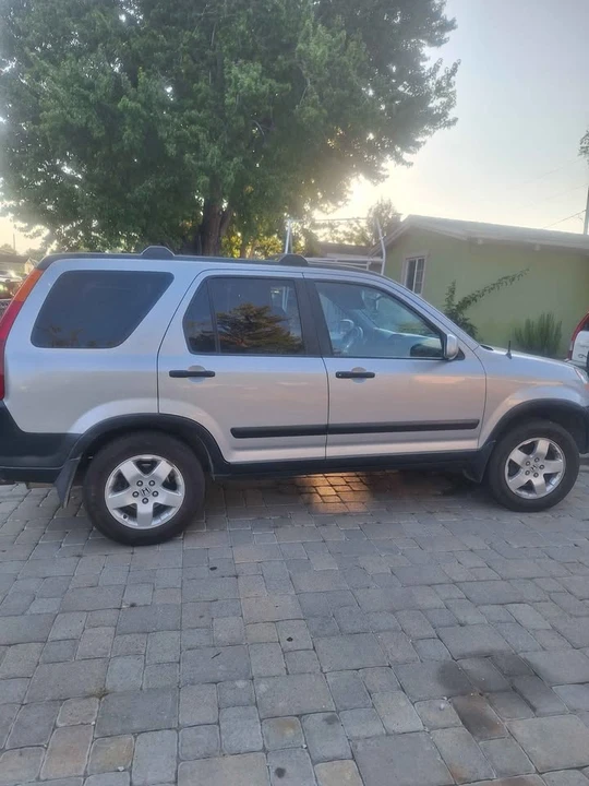 2003 Honda CR-V 2nd Gen - Image 3 of 8
