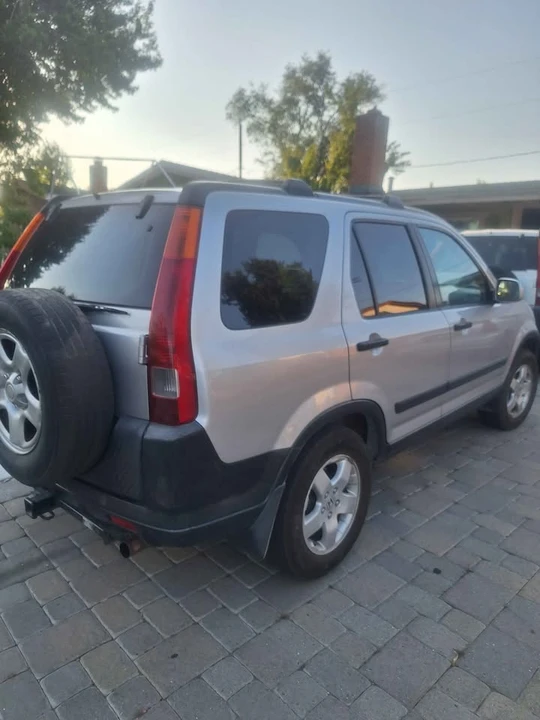 2003 Honda CR-V 2nd Gen - Image 4 of 8