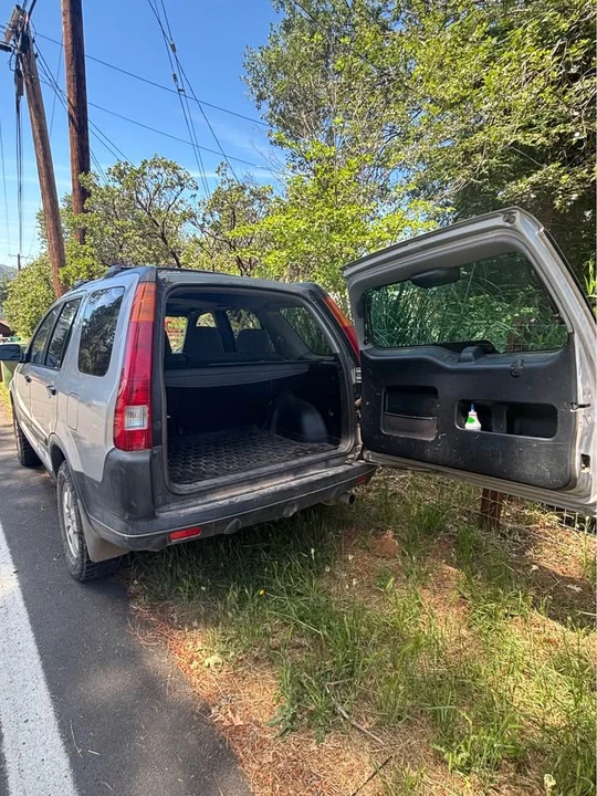 2003 Honda CR-V 2nd Gen - Image 2 of 10