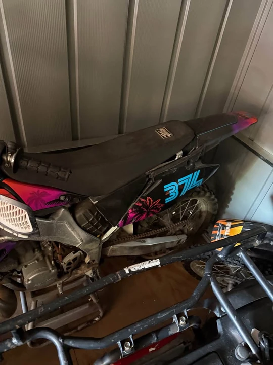2003 Honda CR - Image 2 of 4