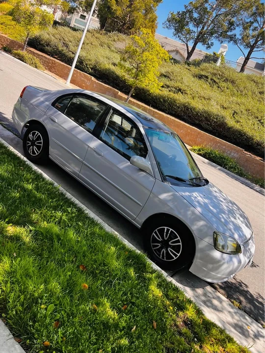 2003 Honda Civic 7th Gen - Image 2 of 10
