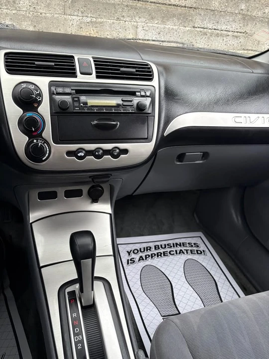 2003 Honda Civic 7th Gen - Image 2 of 8