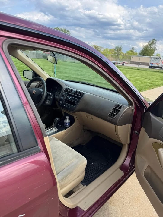 2003 Honda Civic 7th Gen - Image 2 of 3