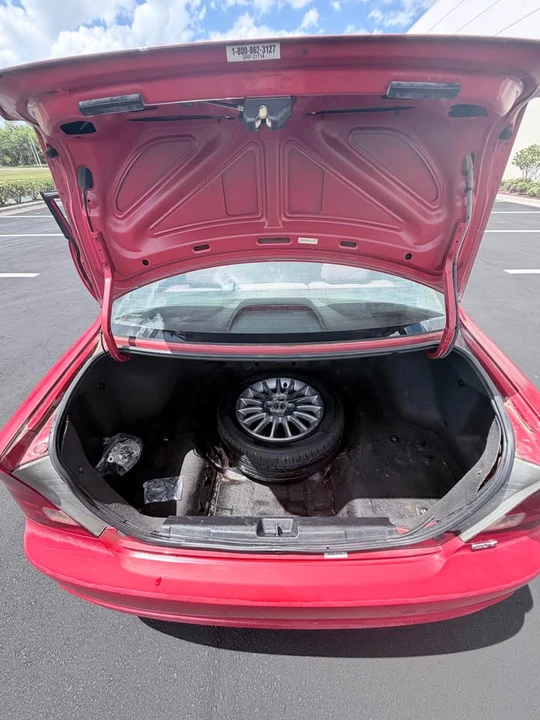 2003 Honda Civic 7th Gen - Image 8 of 8