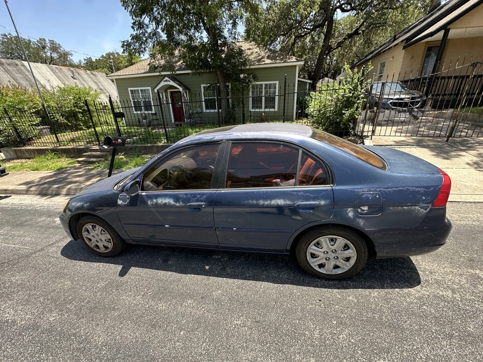 2003 Honda Civic 7th Gen - Image 3 of 13