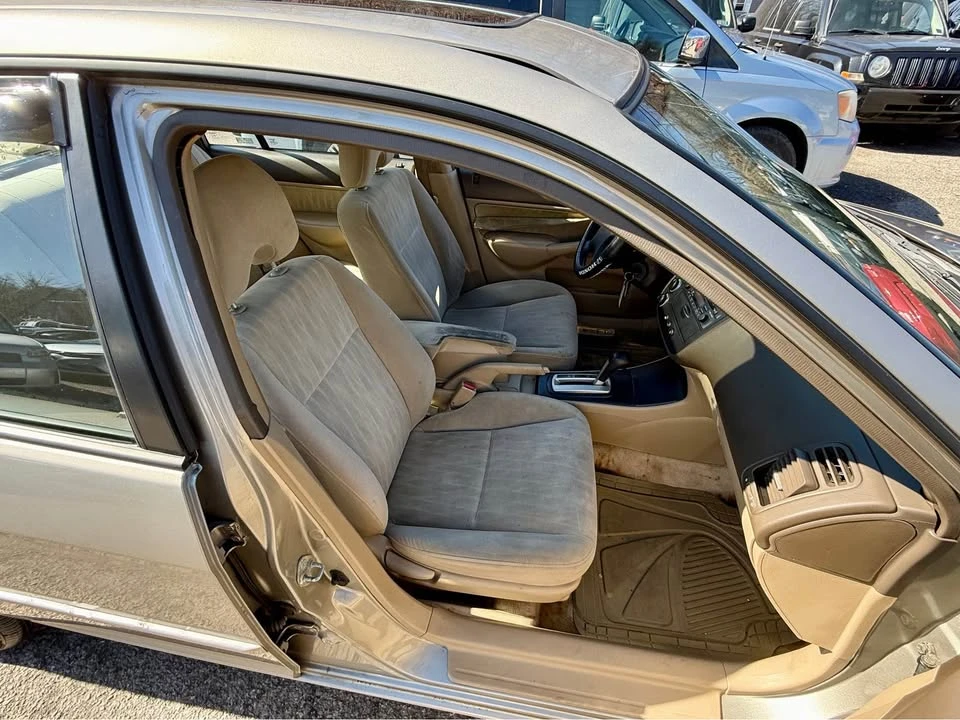 2003 Honda Civic 7th Gen - Image 8 of 13