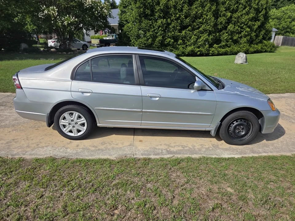 2003 Honda Civic 7th Gen - Image 2 of 8
