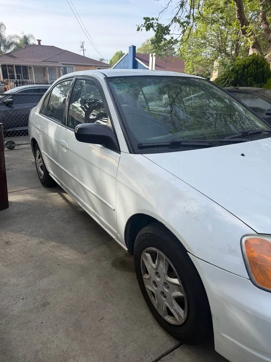 2003 Honda Civic 7th Gen - Image 2 of 11