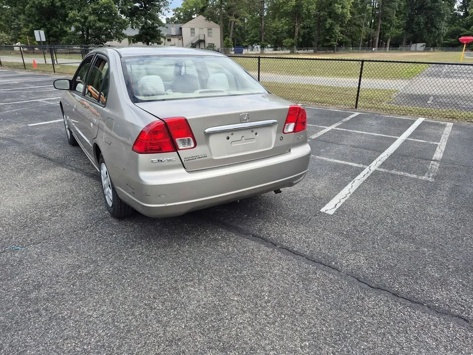 2003 Honda Civic 7th Gen - Image 3 of 11