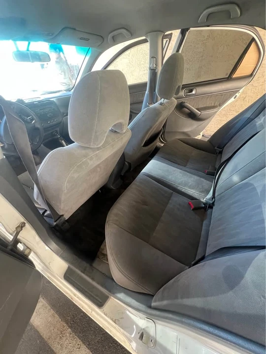2003 Honda Civic 7th Gen - Image 6 of 9