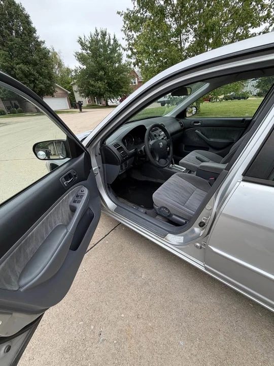 2003 Honda Civic 7th Gen - Image 2 of 7