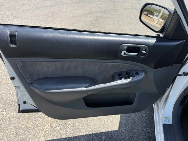 2003 Honda Civic 7th Gen - Image 9 of 13