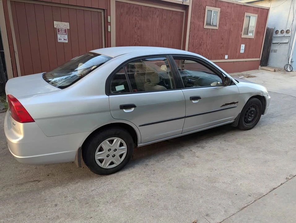 2003 Honda Civic 7th Gen - Image 2 of 8