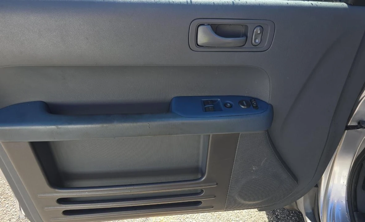 2003 Honda Element - Image 9 of 12