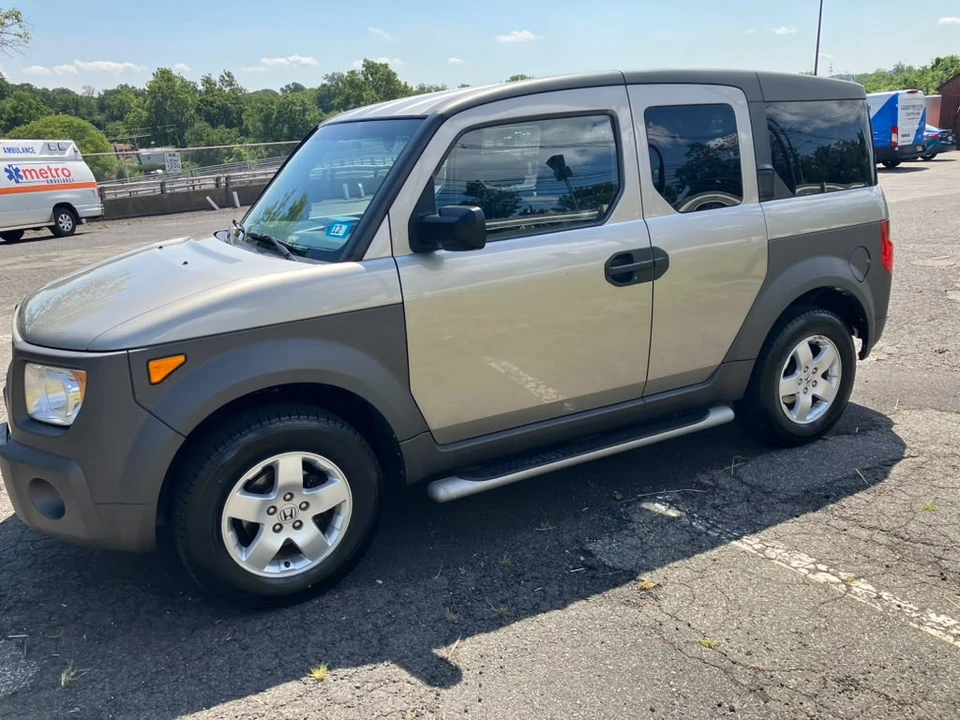 2003 Honda Element - Image 2 of 31