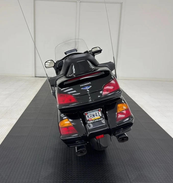 2003 Honda Gold Wing - Image 3 of 12