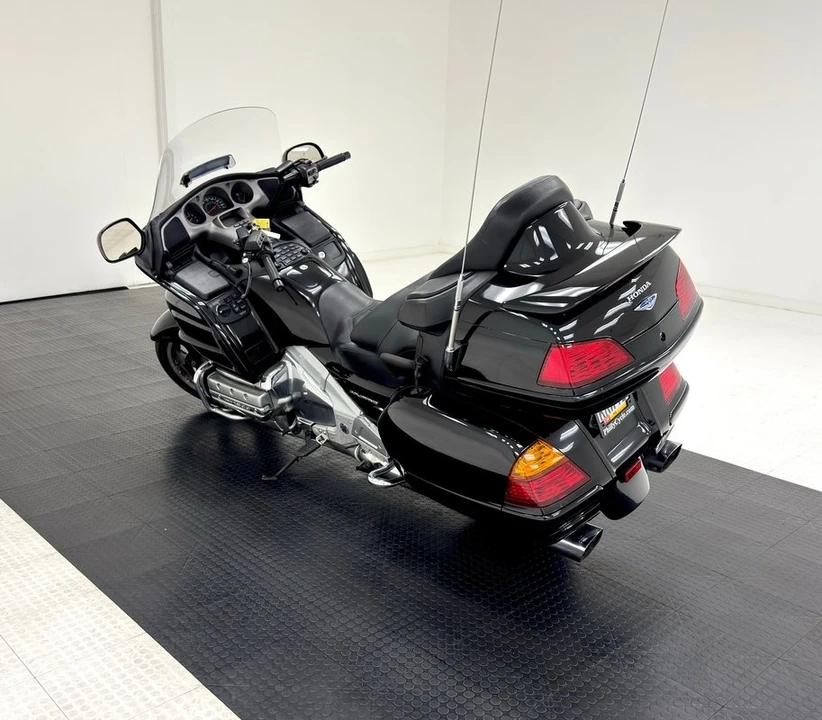 2003 Honda Gold Wing - Image 2 of 12