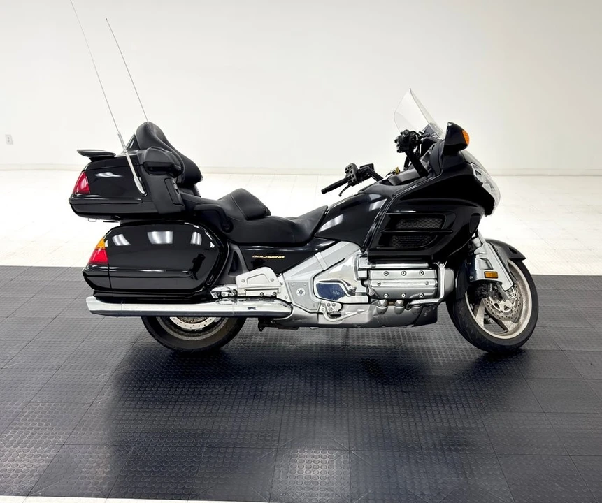 2003 Honda Gold Wing - Image 5 of 12