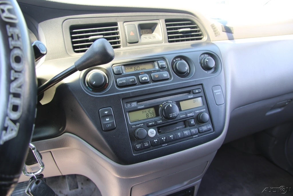 2003 Honda Odyssey - Image 19 of 21