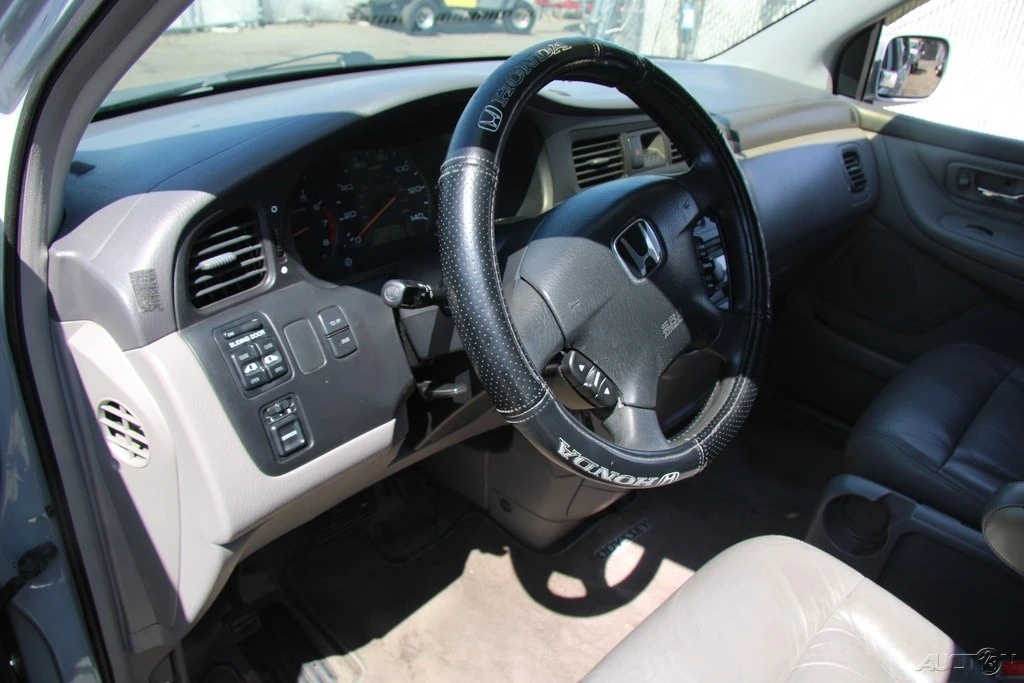 2003 Honda Odyssey - Image 15 of 21